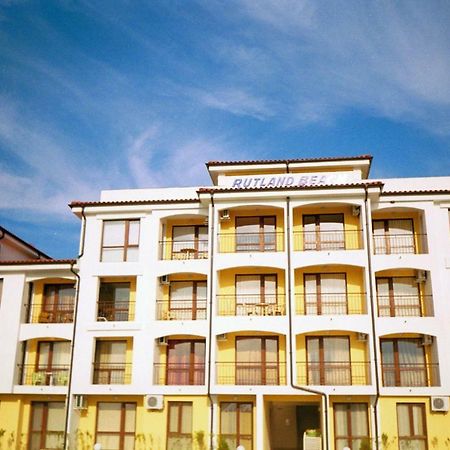 Apartment Rutland Beach Равда Екстер'єр фото