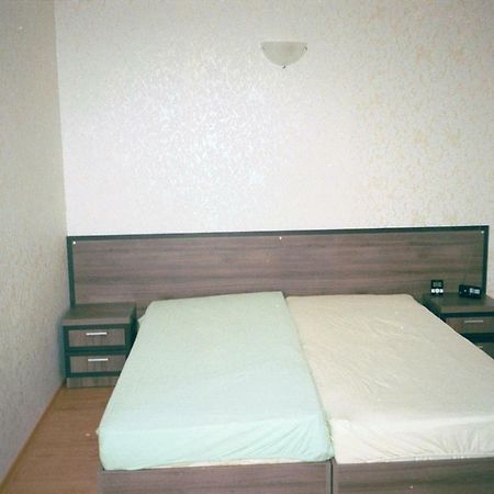 Apartment Rutland Beach Равда Екстер'єр фото