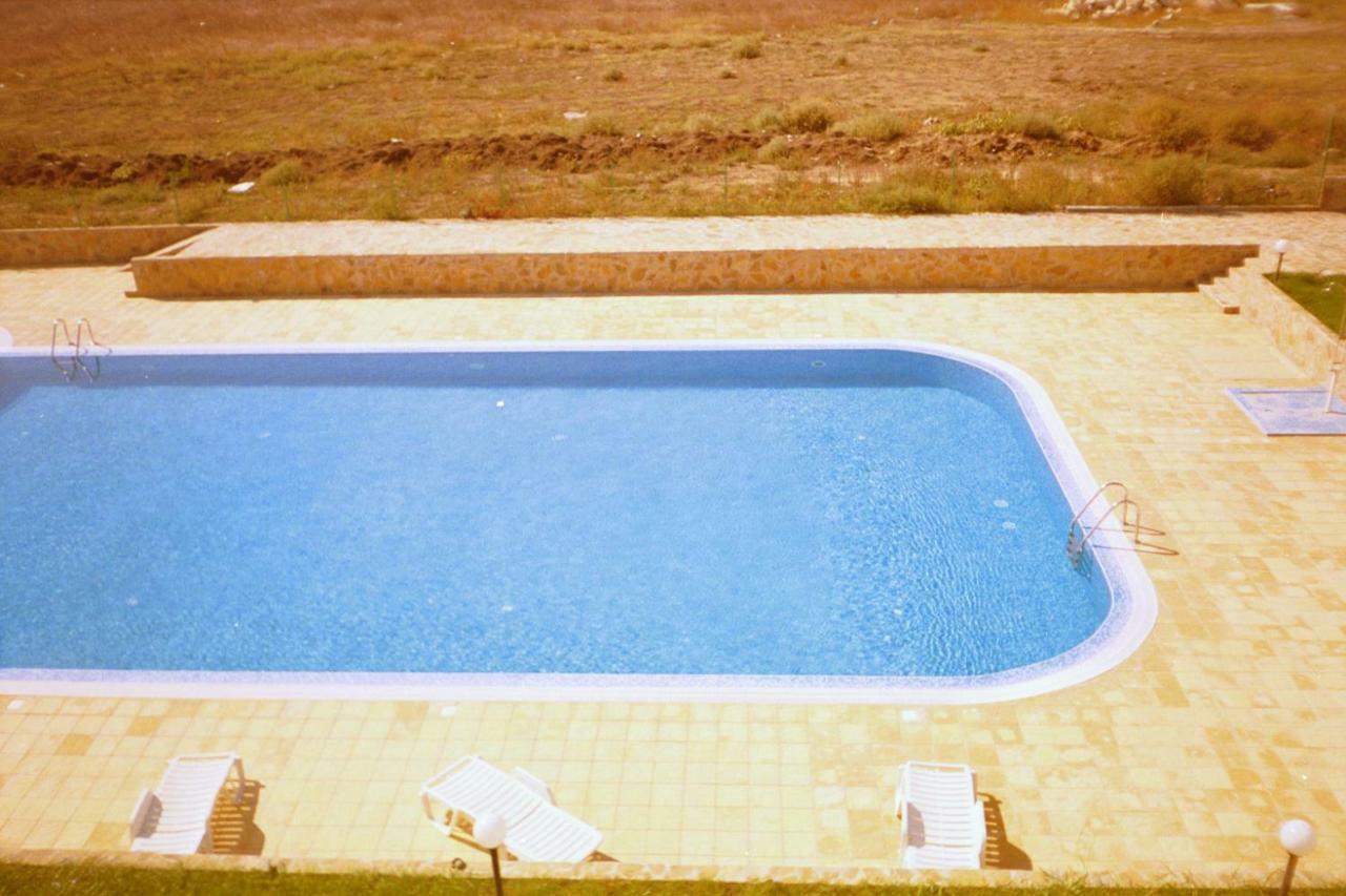 Apartment Rutland Beach Равда Екстер'єр фото