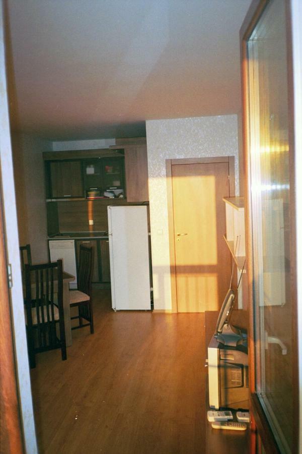 Apartment Rutland Beach Равда Екстер'єр фото