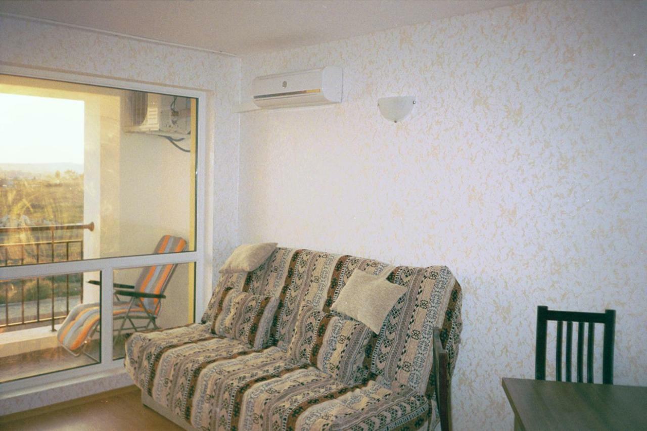 Apartment Rutland Beach Равда Екстер'єр фото